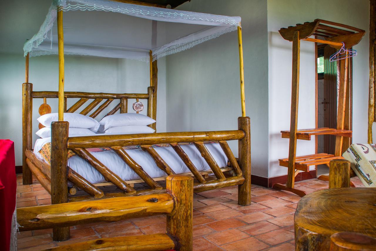 Queen Elizabeth Pvt Lodge Kichwamba Exterior photo